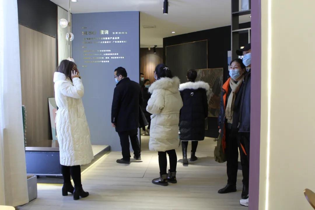 恭喜！華洲木業(yè)（陜西）運(yùn)營中心首航儀式暨供應(yīng)鏈賦能模式發(fā)布會圓滿舉辦！(圖16)